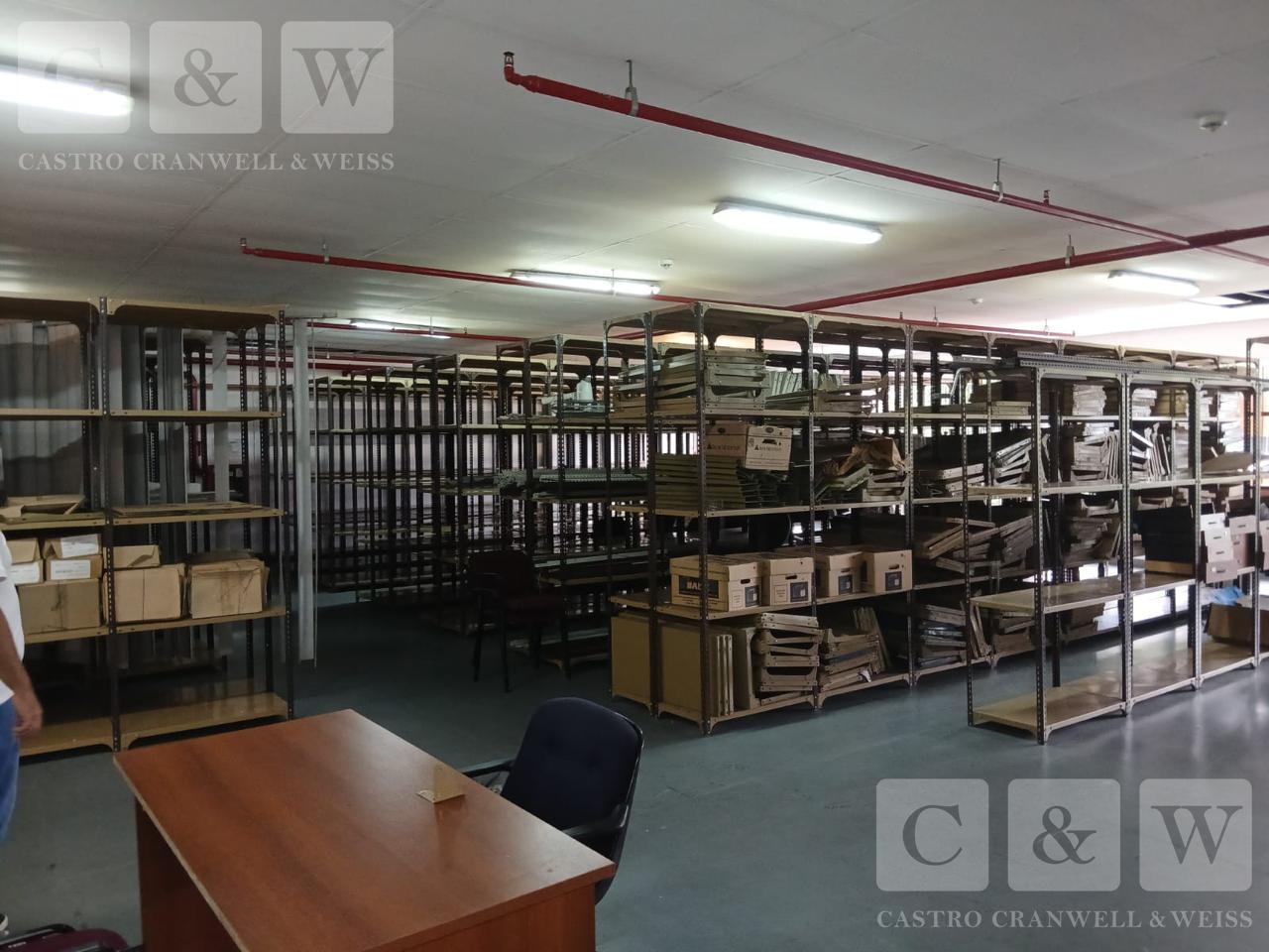 Foto de Deposito/Galpón en venta sobre importante Avenida, Pompeya., imagen 3