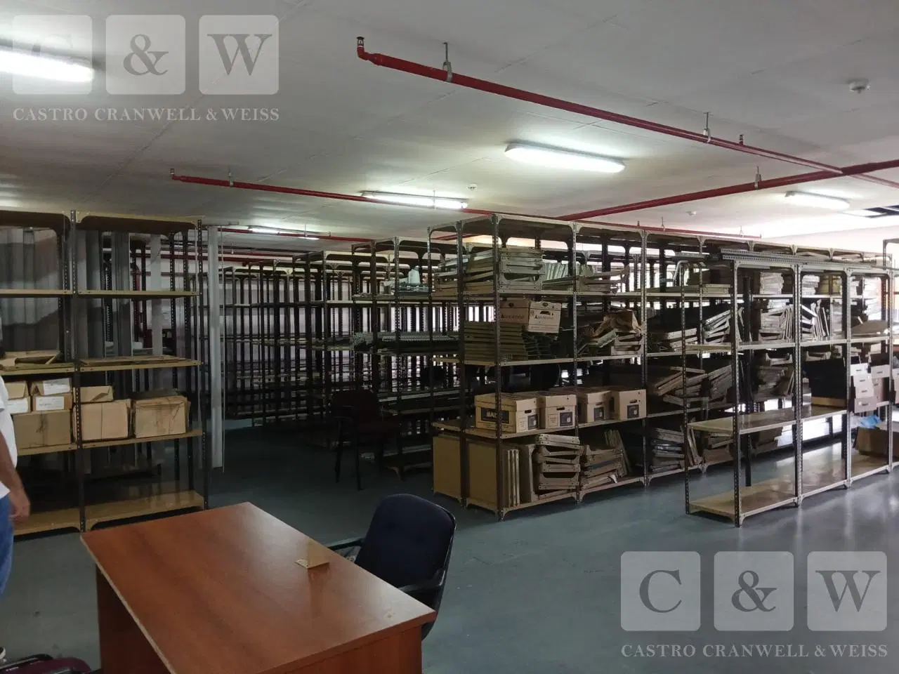 Deposito/Galpón en venta sobre importante Avenida, Pompeya. 8