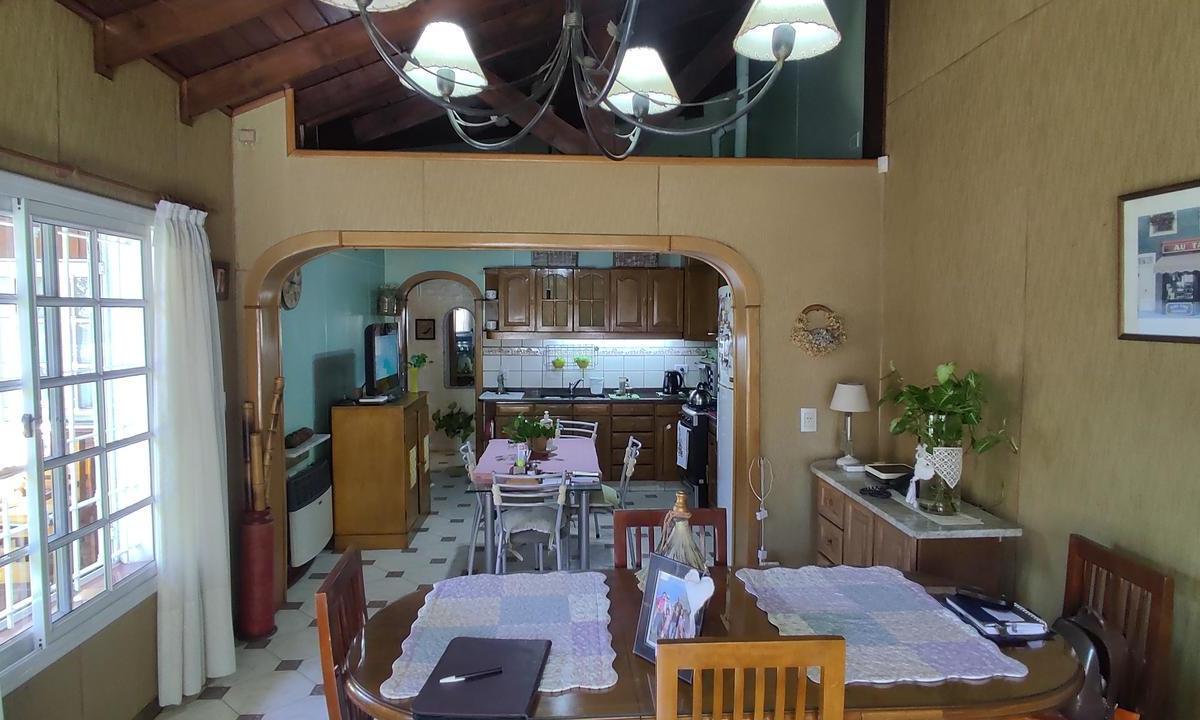 Casa en venta 3 ambientes en Burzaco con quincho