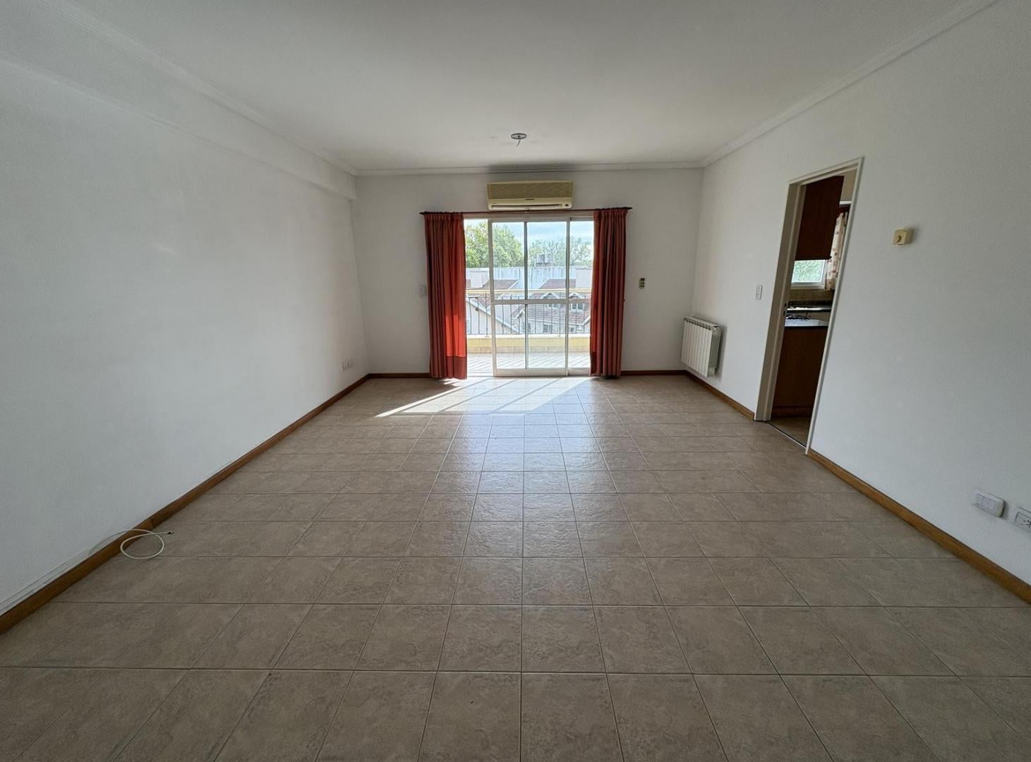 Departamento en alquiler 3 ambientes  en Adrogue con vestidor