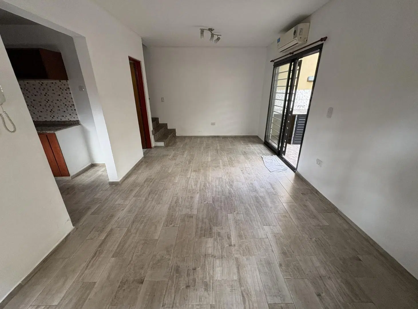 DUPLEX 4 AMBIENTES EN ALQUILER ADROGUE 1