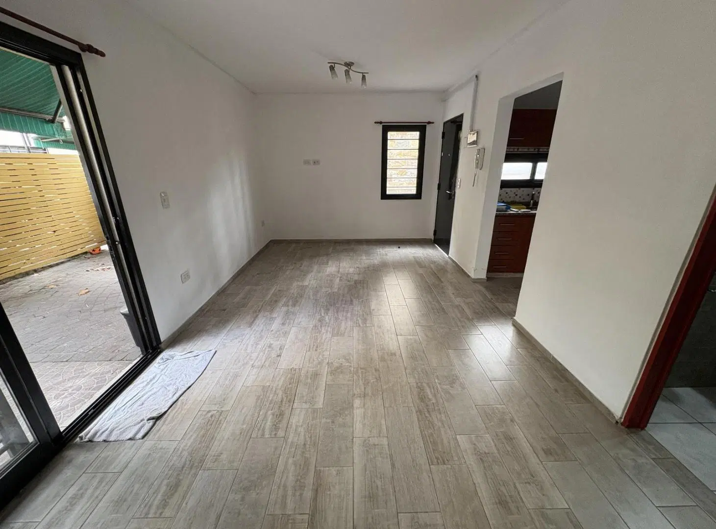 DUPLEX 4 AMBIENTES EN ALQUILER ADROGUE 4