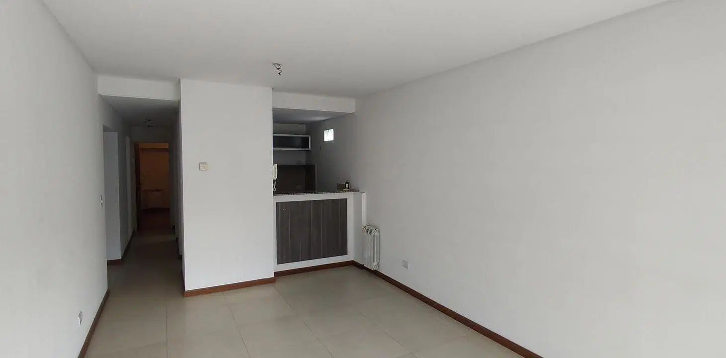 Departamento en alquiler 2 ambientes con cochera Adrogue 3