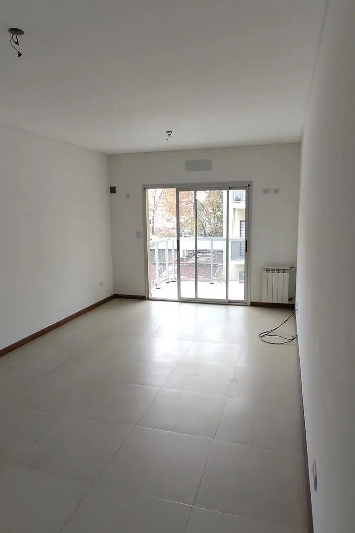 Departamento en alquiler 2 ambientes con cochera Adrogue 1