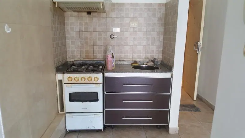 DEPARTAMENTO EN ALQUILER DE 1 AMBIENTE A MTS DE LA ESTACION ADROGUE 4