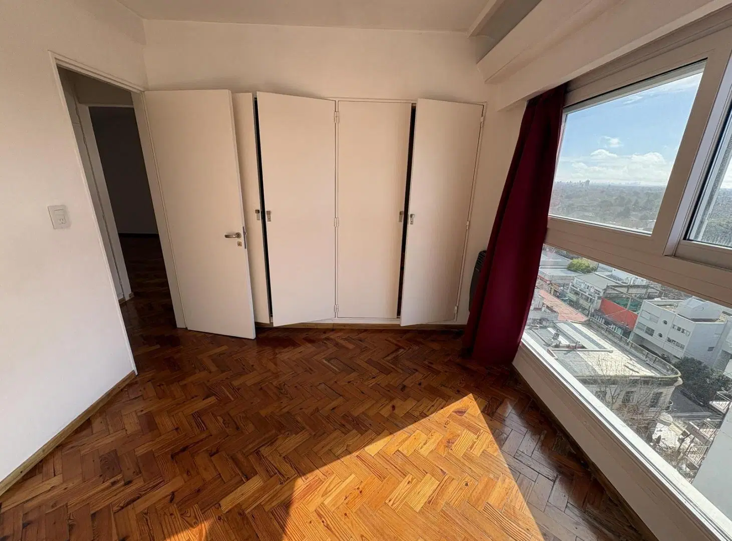 Departamento 2 ambientes en alquiler en Adrogue sobre la estación de tren 1