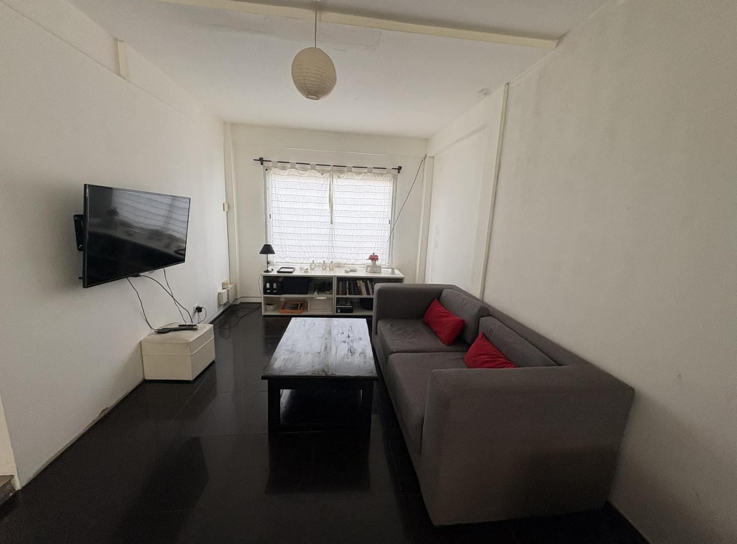 Foto de Casa en venta en Marmol 4 ambientes apto crédito bancario, imagen 2