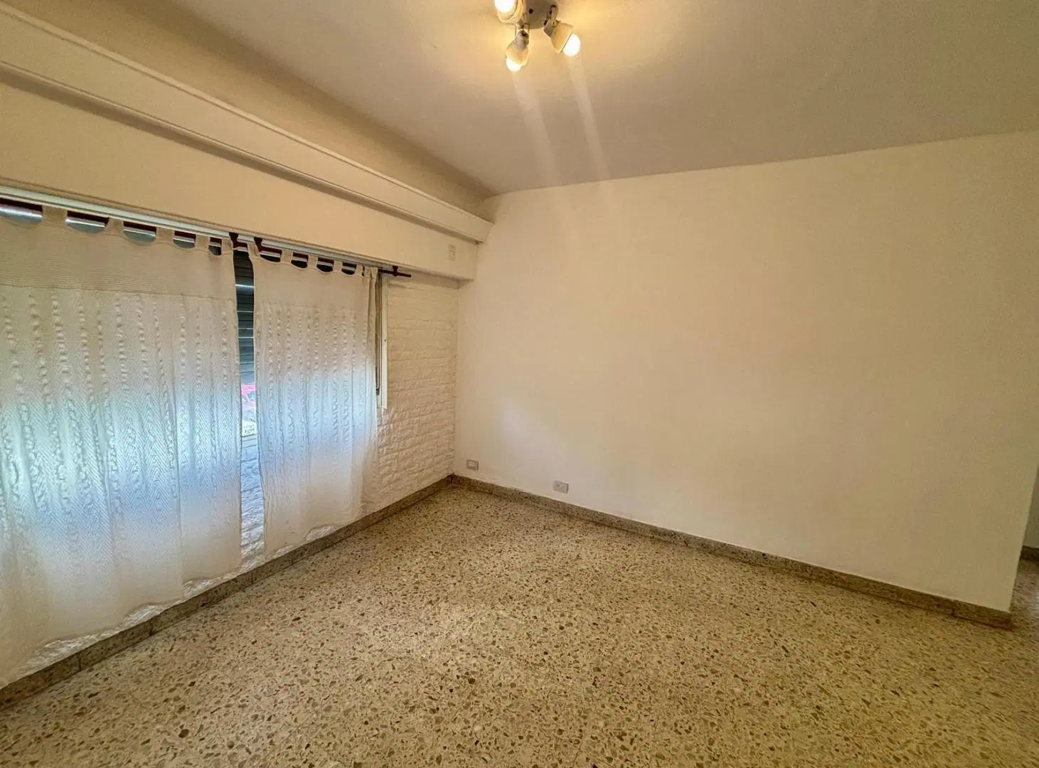 Departamento - Banfield Este 1