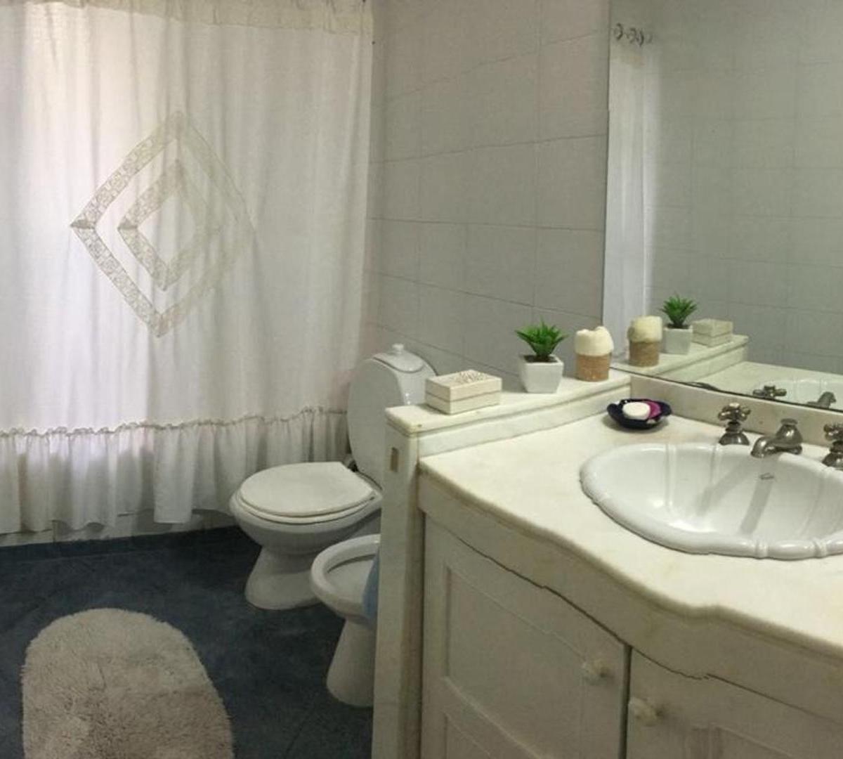 Casa en Venta 7 Ambientes + Playroom con Excelente Jardín 5