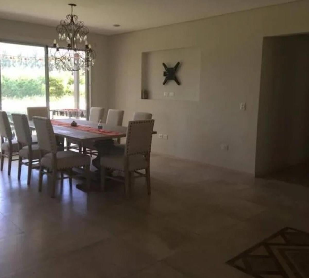 Casa en Venta 5 ambientes en Barrio cerrado Monet