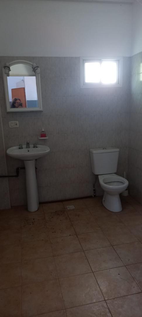 Galpon con Oficinas en Venta Caseros 4