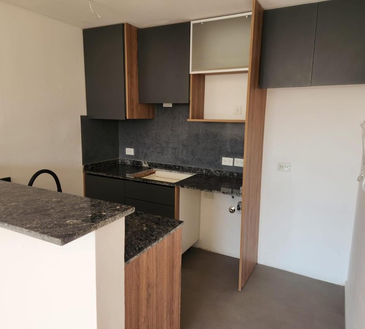 Departamento venta 2 ambientes en Victoria con cochera.