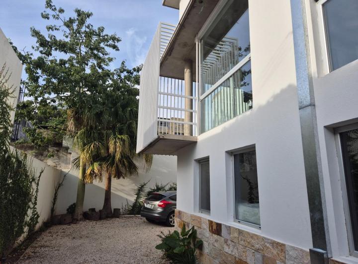 Departamento de 3 ambientes en venta, cochera, en Olivos 1