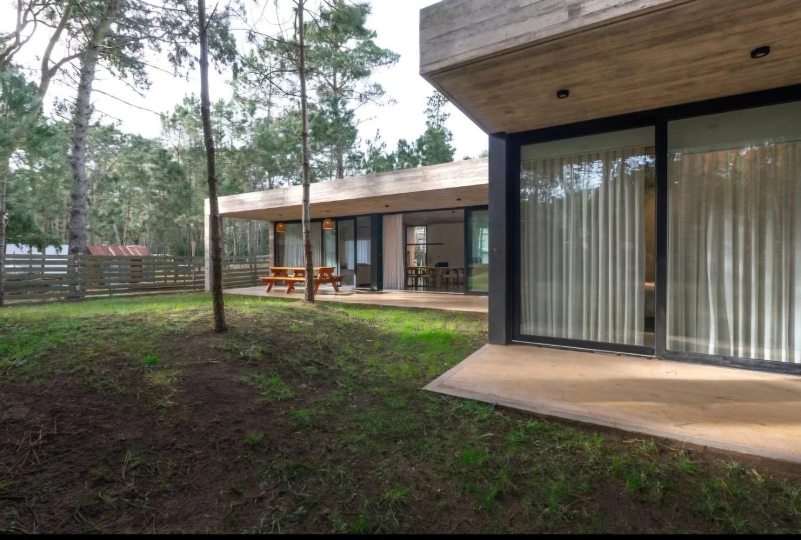 Casa a estrenar 5 ambientes en Pinamar Alamos