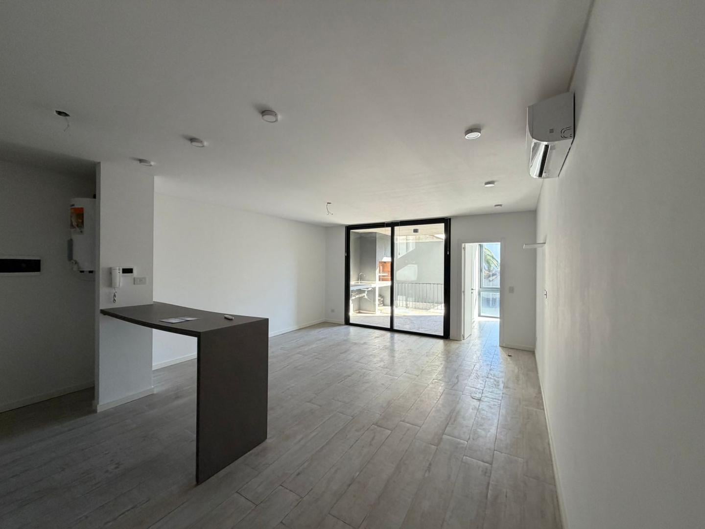 Departamento 2 ambientes con balcón terraza en Tigre Centro