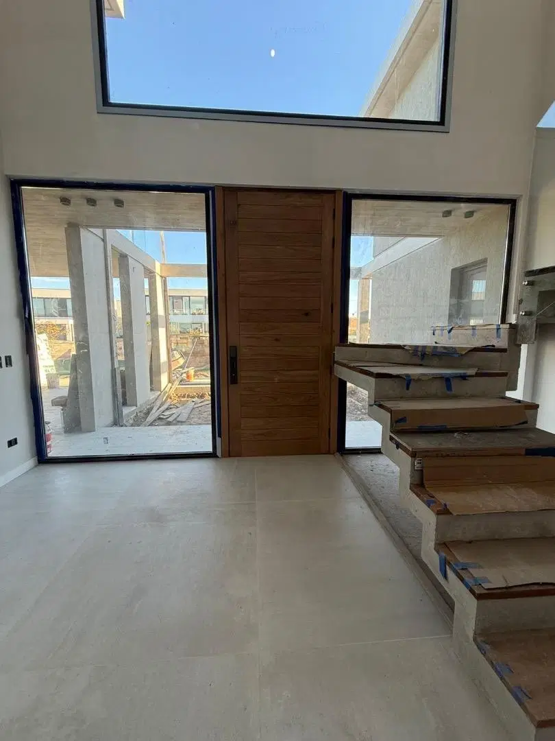 Casa en Barrio Los Puentes 5