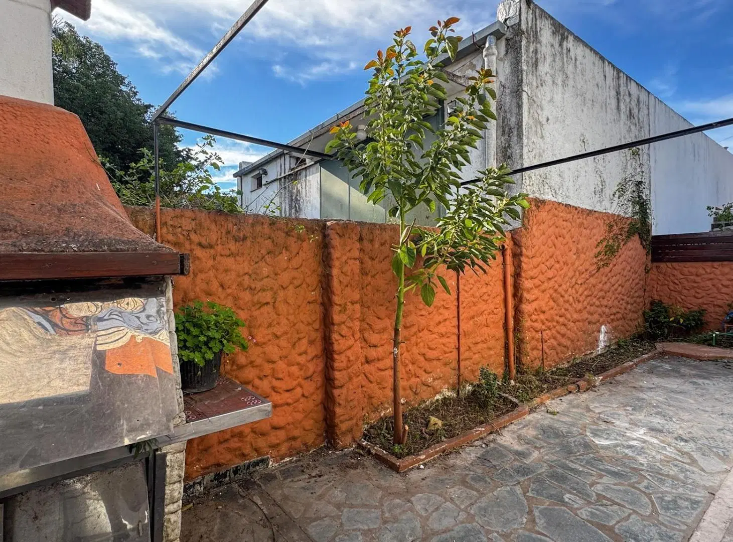 Venta casa 4 ambientes patio y terraza Martinez Apto credito 5