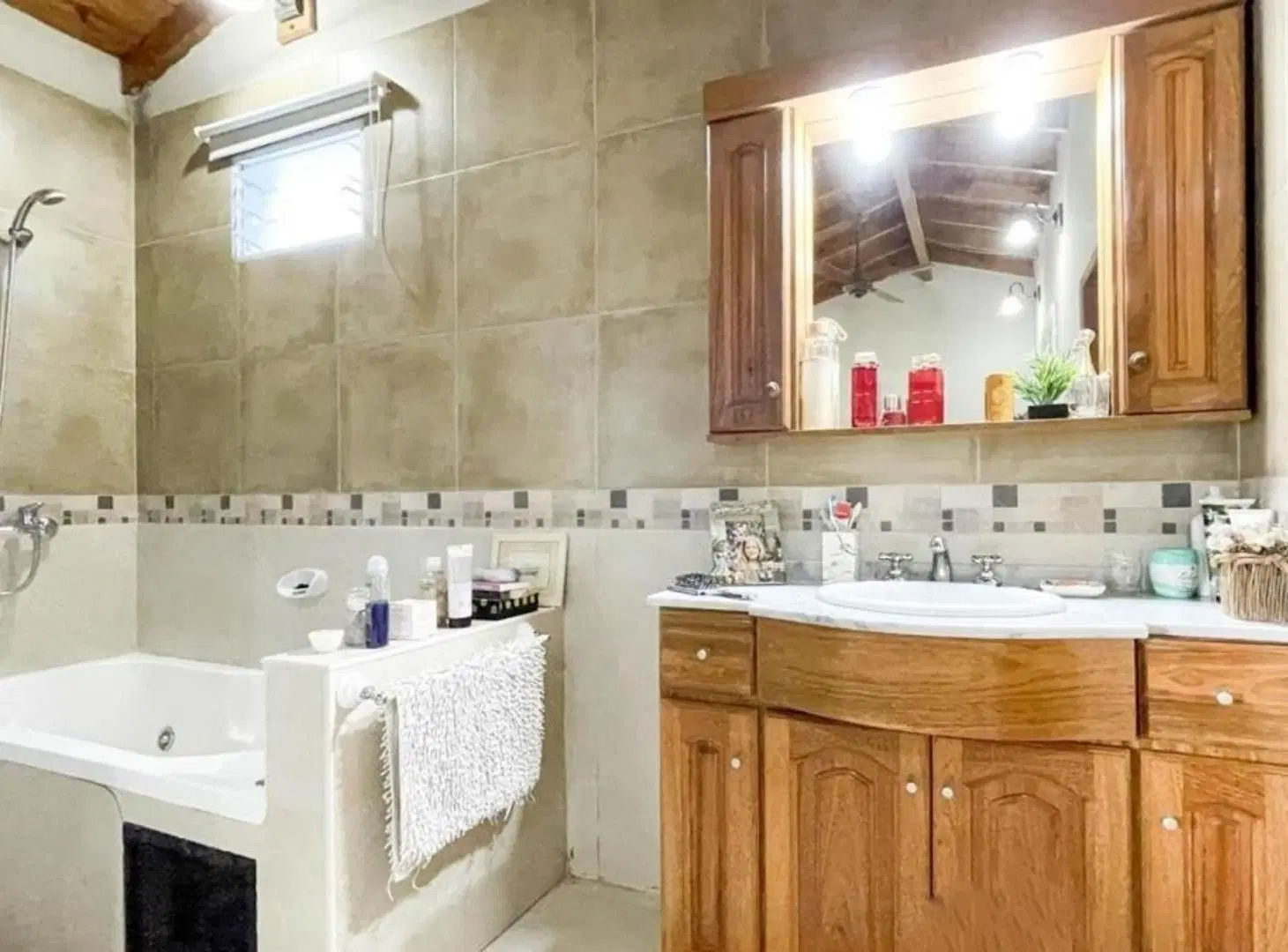 Venta Casa 5 Amb con Pileta en Carapachay 3
