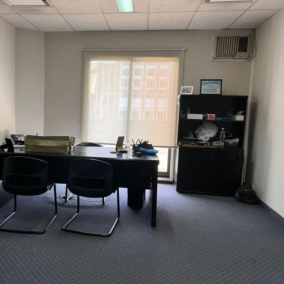 Alquiler Oficinas corporativas amplio espacio Galpon 3