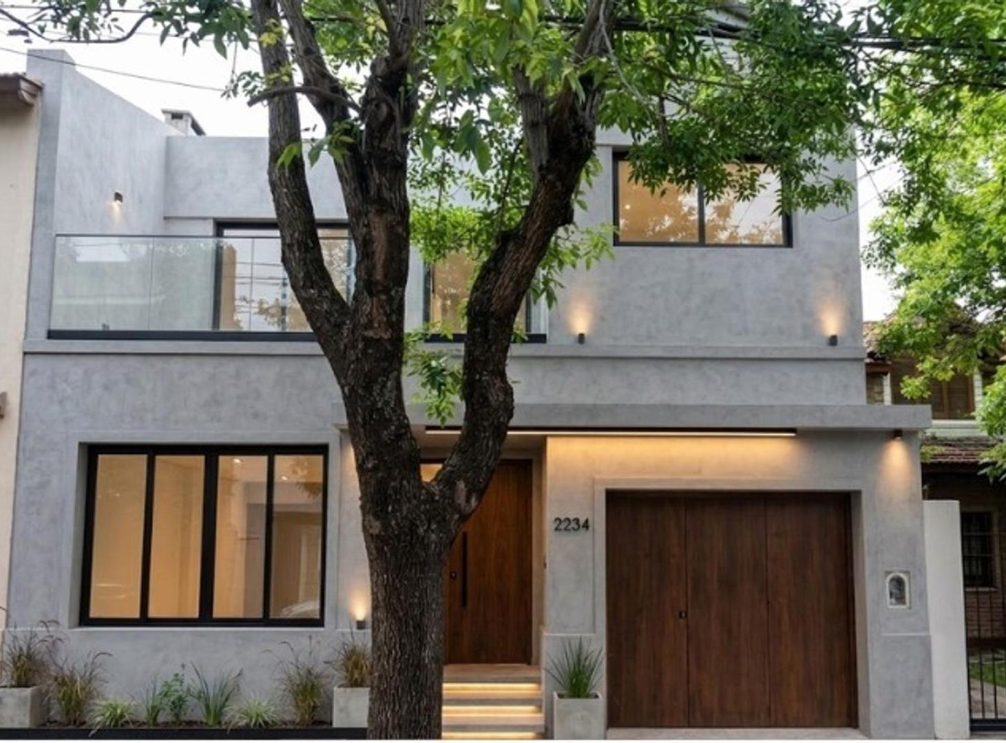 Venta de casa 4 ambientes con dependencia en Martinez