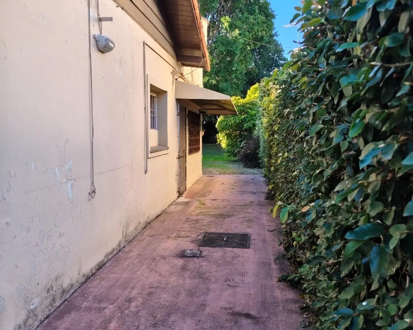 Venta de casa 3 ambientes con gran terreno 4