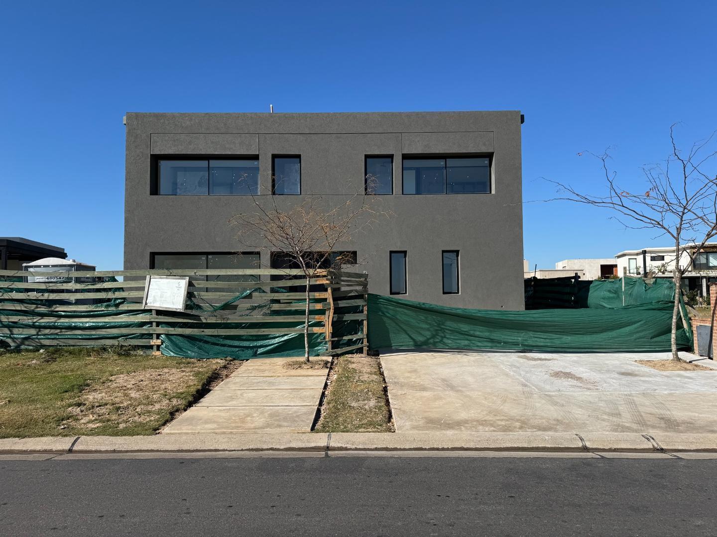 Casa a estrenar de diseño contemporáneo en Puertos