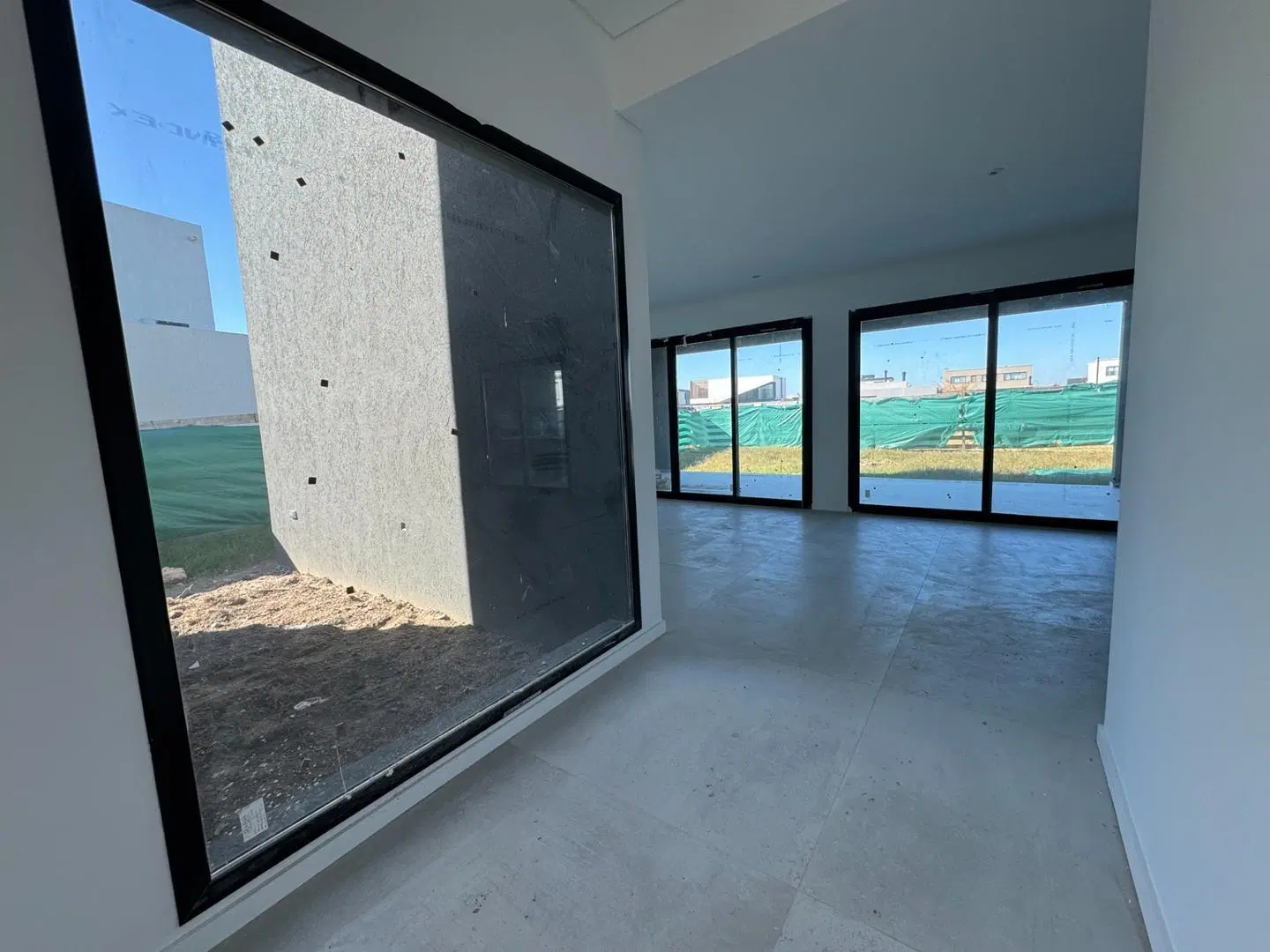 Casa a estrenar de diseño contemporáneo en Puertos 5