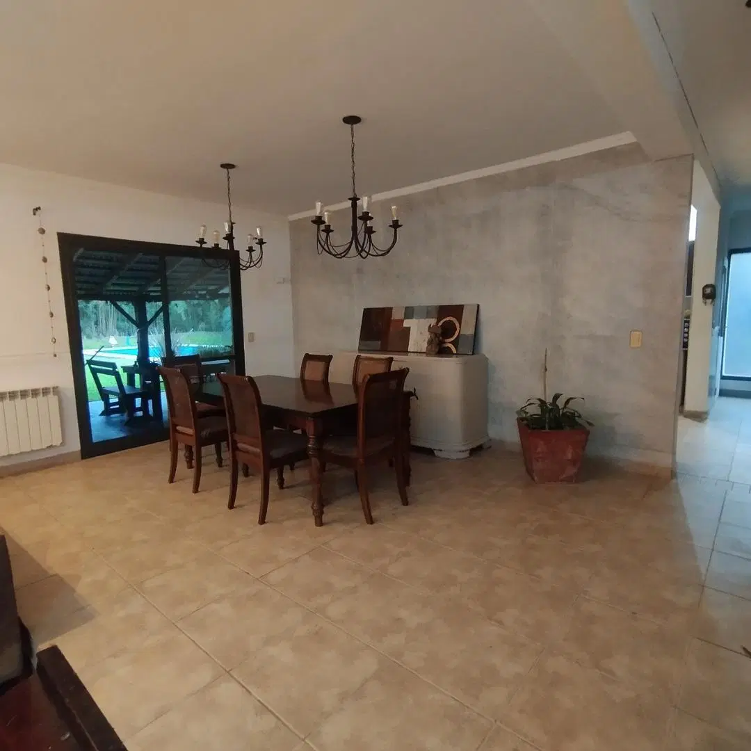 Casa en venta Villa Nueva Tigre 4 ambientes pileta y quincho 2