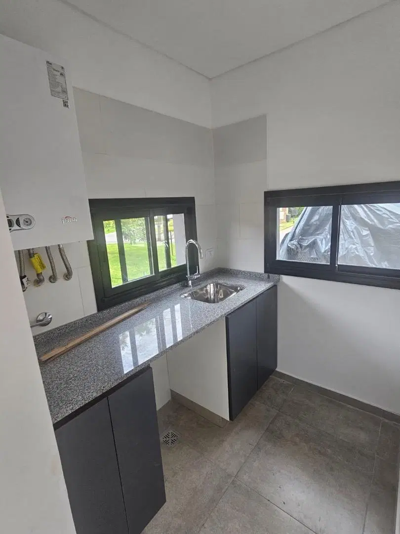 Casa en Venta - El Cantón, barrio Norte 5