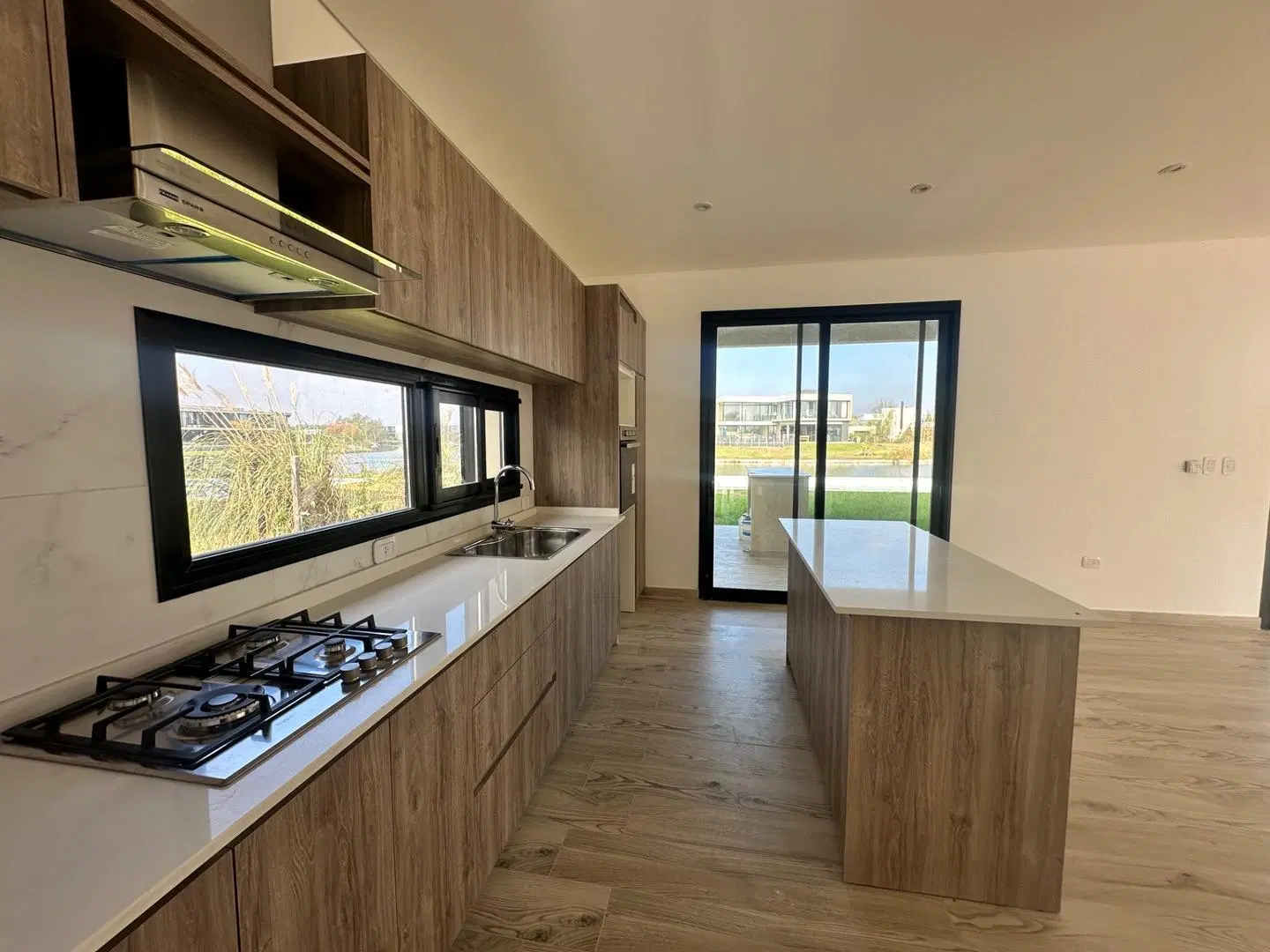 Casa en Venta - El Cantón, barrio Norte 4