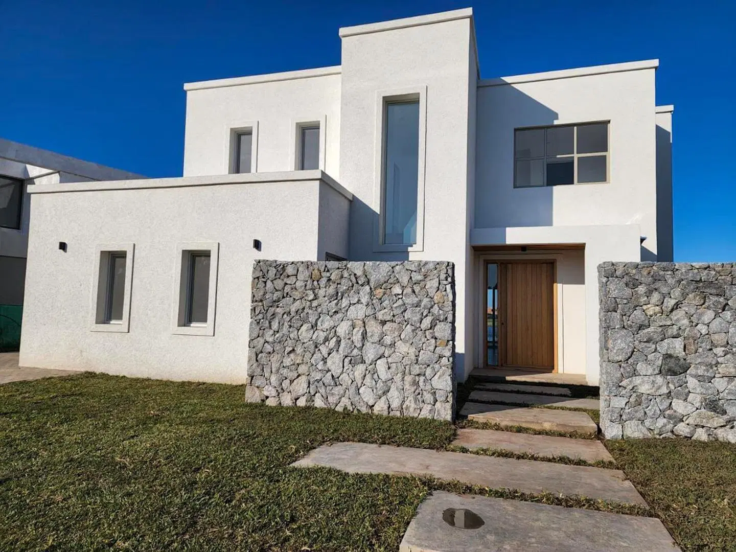 Casa en Alquiler | A la laguna | Barrio Santa Ana 2