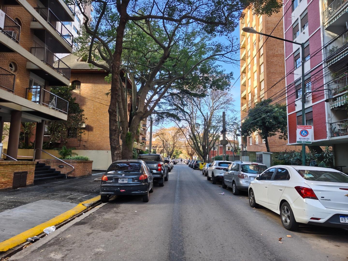 Venta de 4 ambientes en Acassuso.