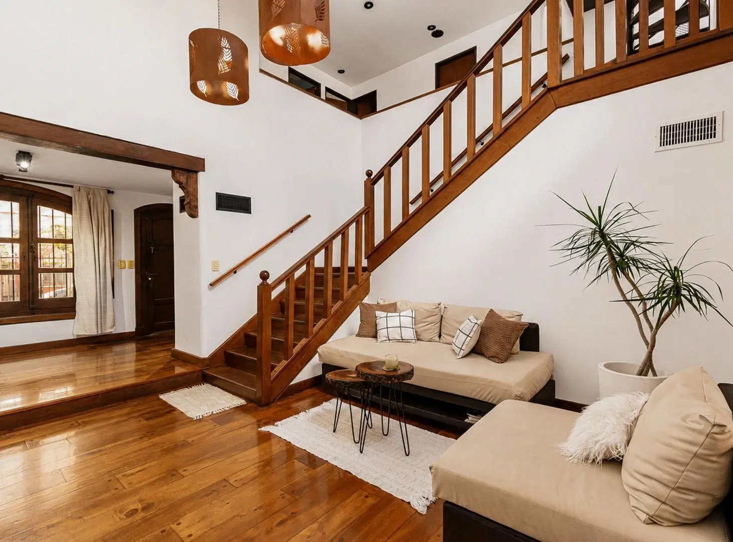 Venta Casa 7 ambientes San Isidro jardin y parrilla 3