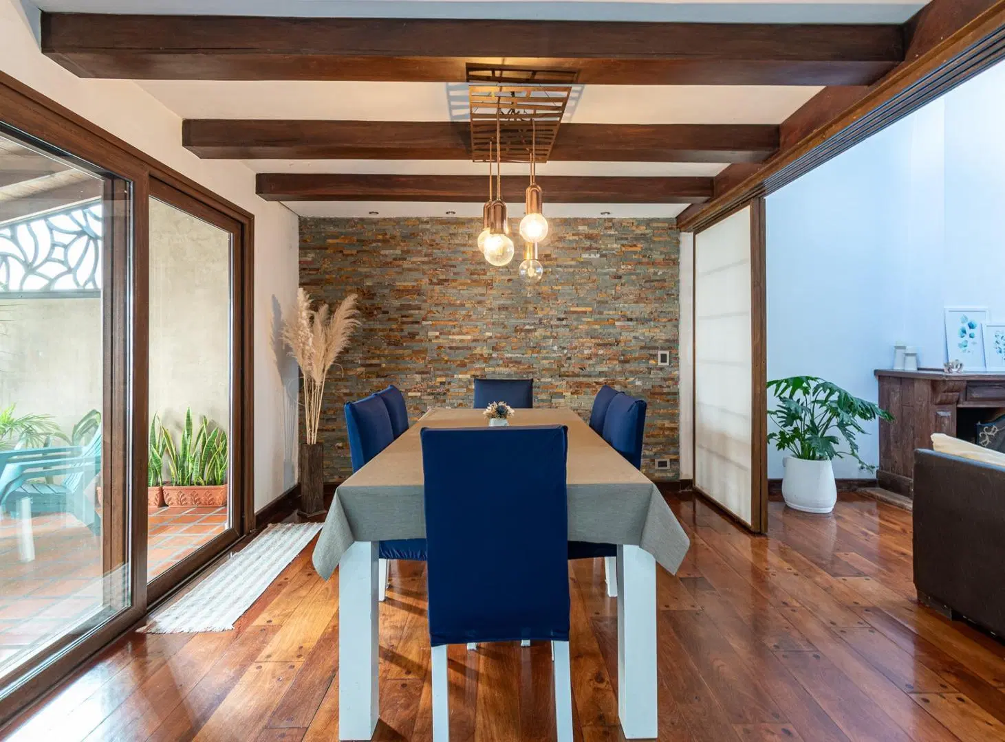 Venta Casa 7 ambientes San Isidro jardin y parrilla 8