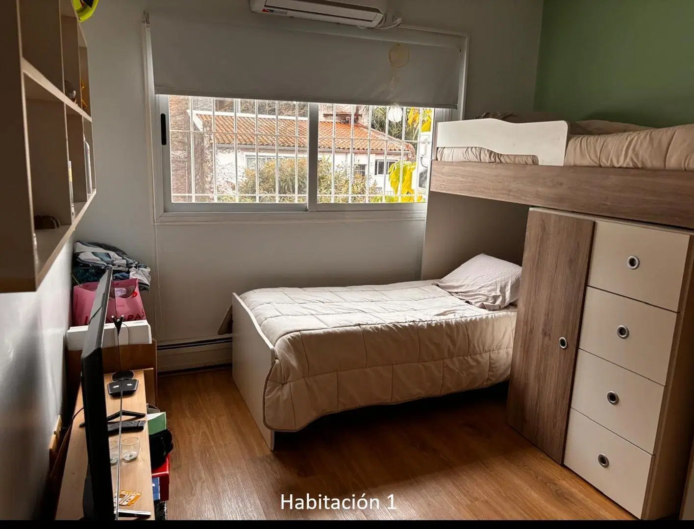 Venta Triplex 4 ambientes jardín y pileta Florida 3