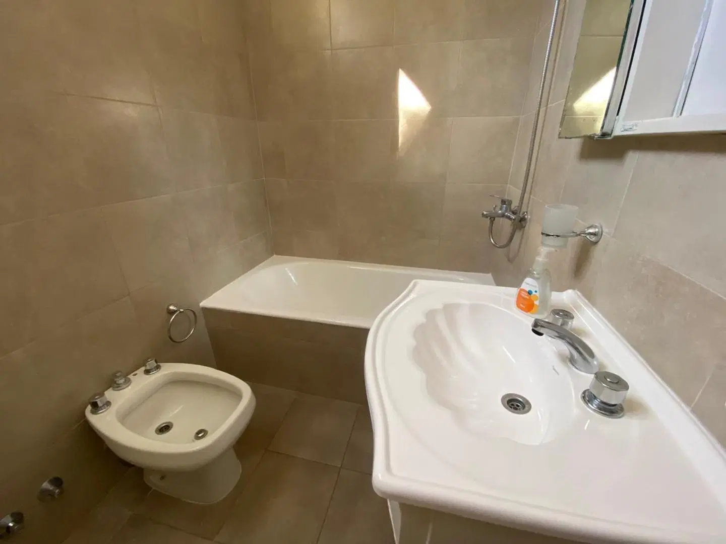 Alquilo Departamento amplio 2 ambientes 4