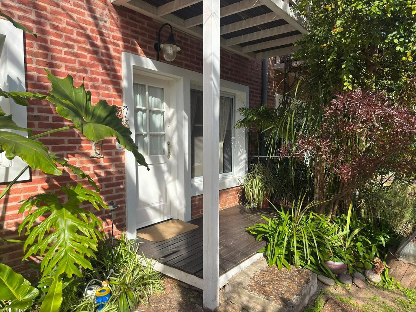 Foto de Venta casa en barrio cerrado 3 ambientes Bajo San Isidro, imagen 1