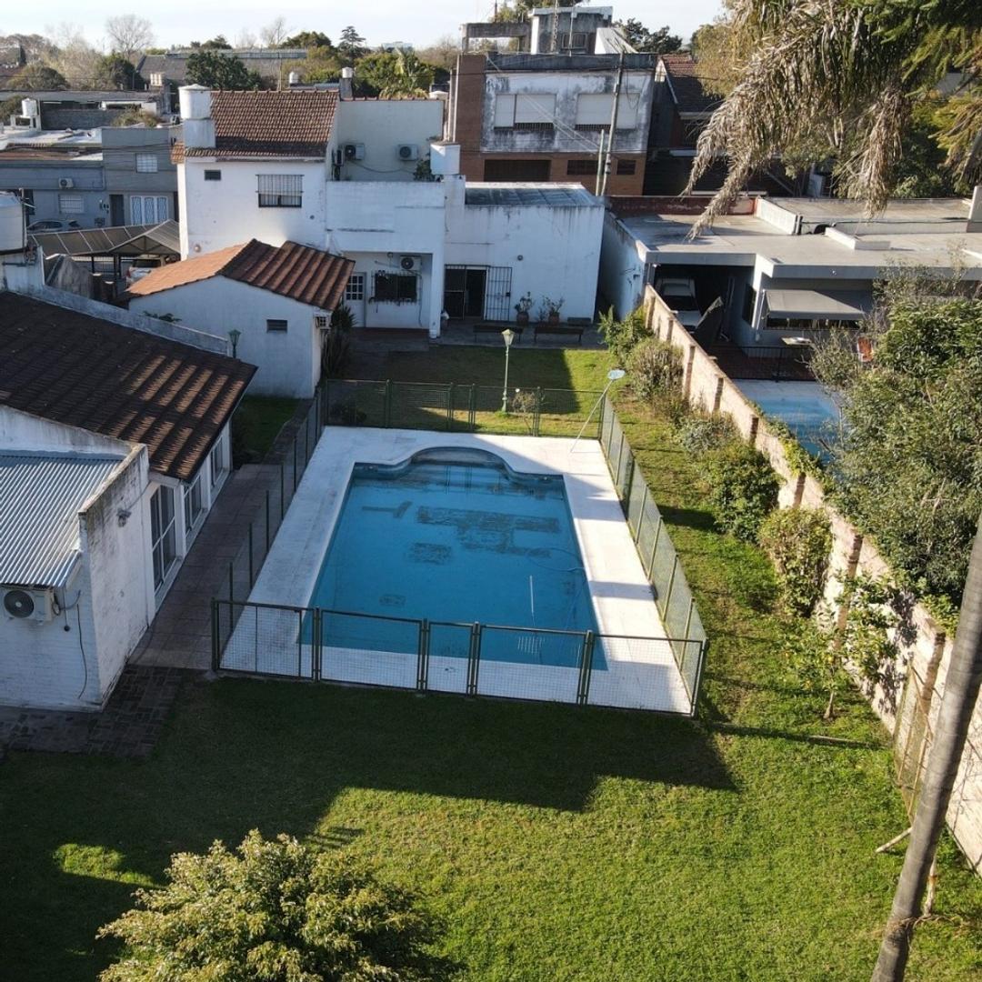 Foto de Casa en Venta 5 Amb con Pileta en Carapachay, imagen 2
