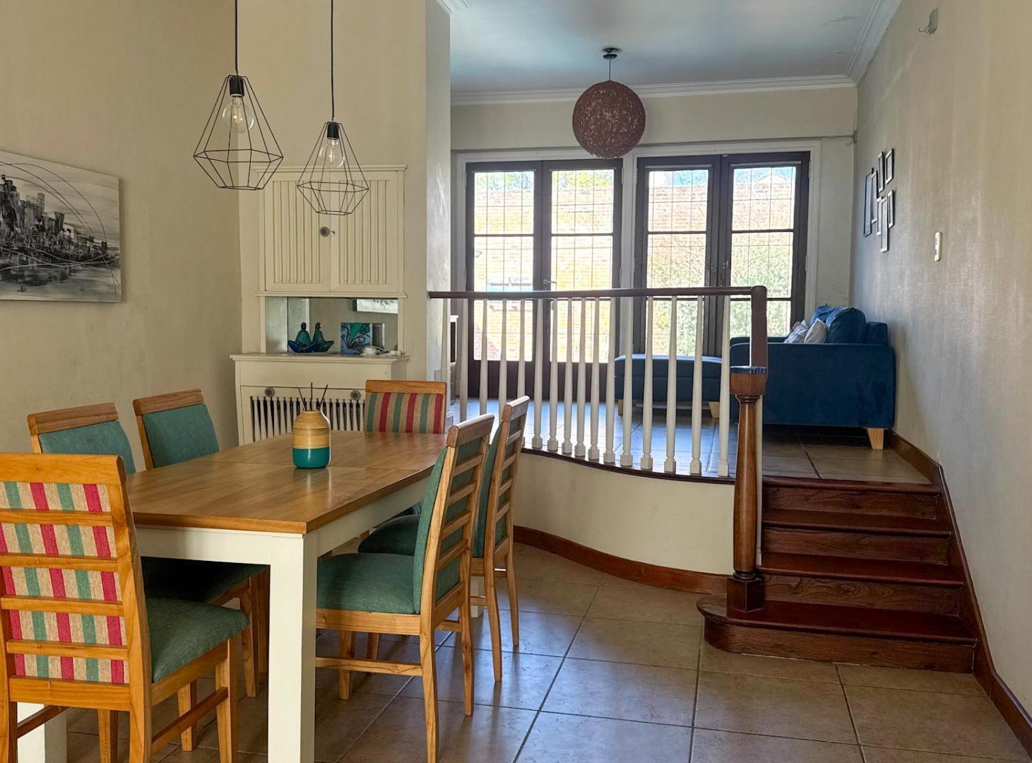 Foto de Venta Casa 6 ambientes con parrilla y pileta La Lucila, imagen 4