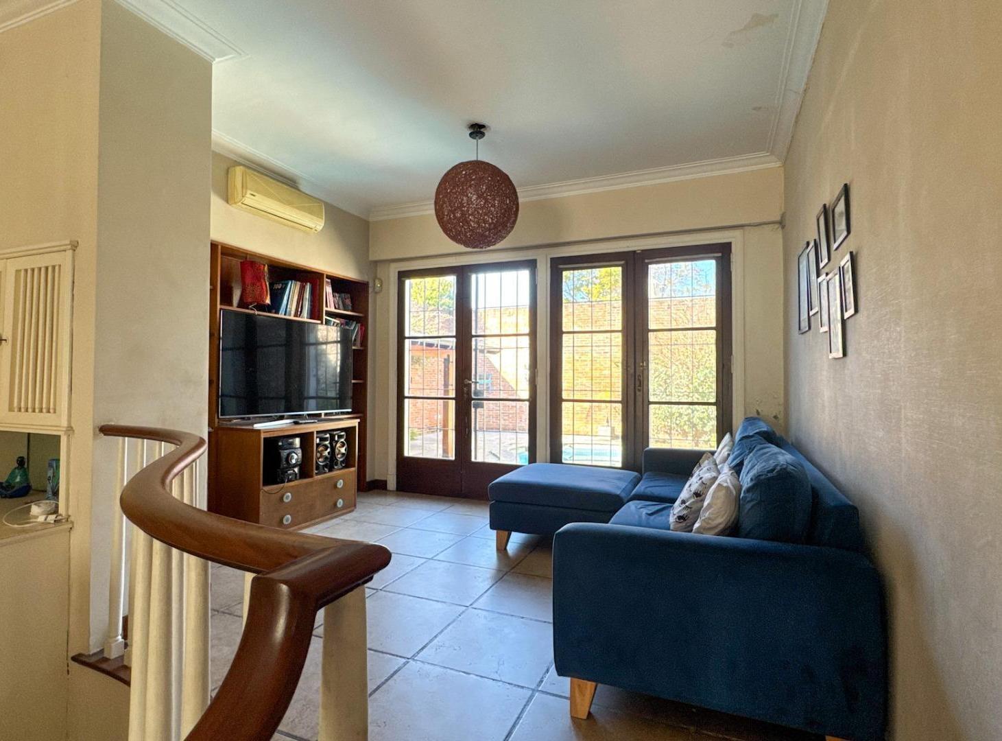 Foto de Venta Casa 6 ambientes con parrilla y pileta La Lucila, imagen 3