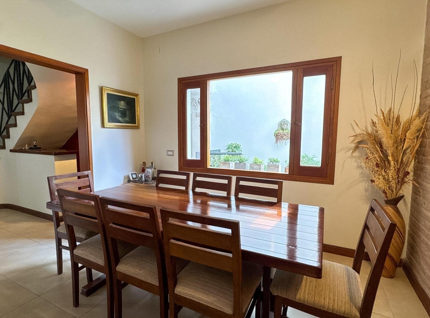 Foto de Venta Casa 5 ambientes con jardín y pileta en Olivos, imagen 4