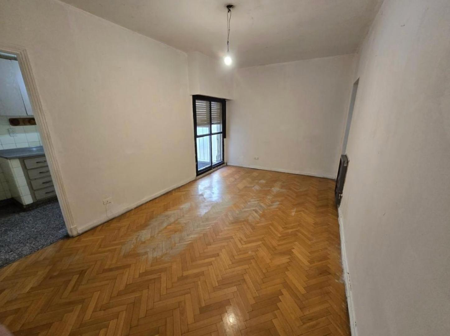 Foto de Departamento en Venta de 2 Ambientes Flores Monte Castro, imagen 2