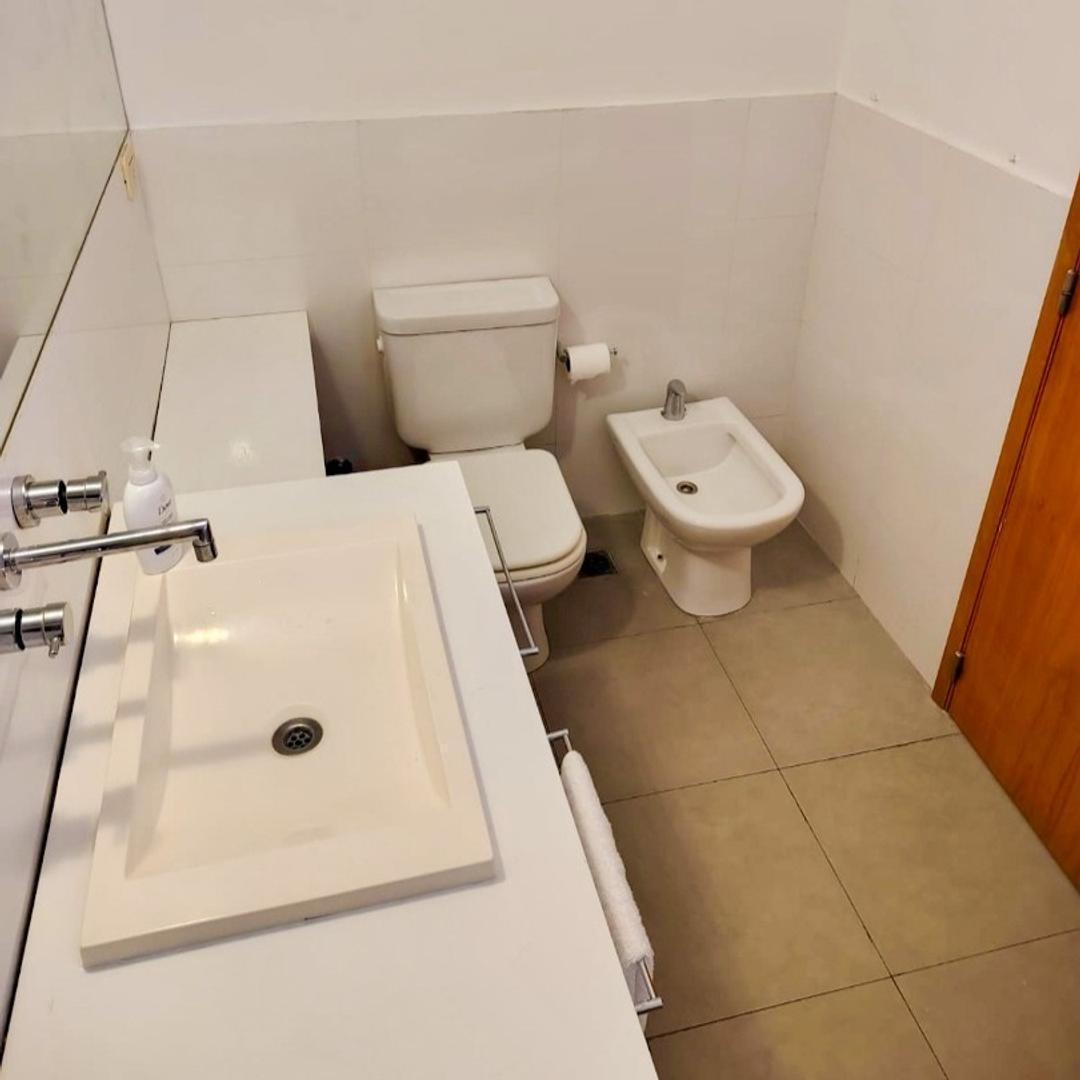 Foto de Departamento en venta 2 ambientes moderno, toilette y balcón, imagen 1