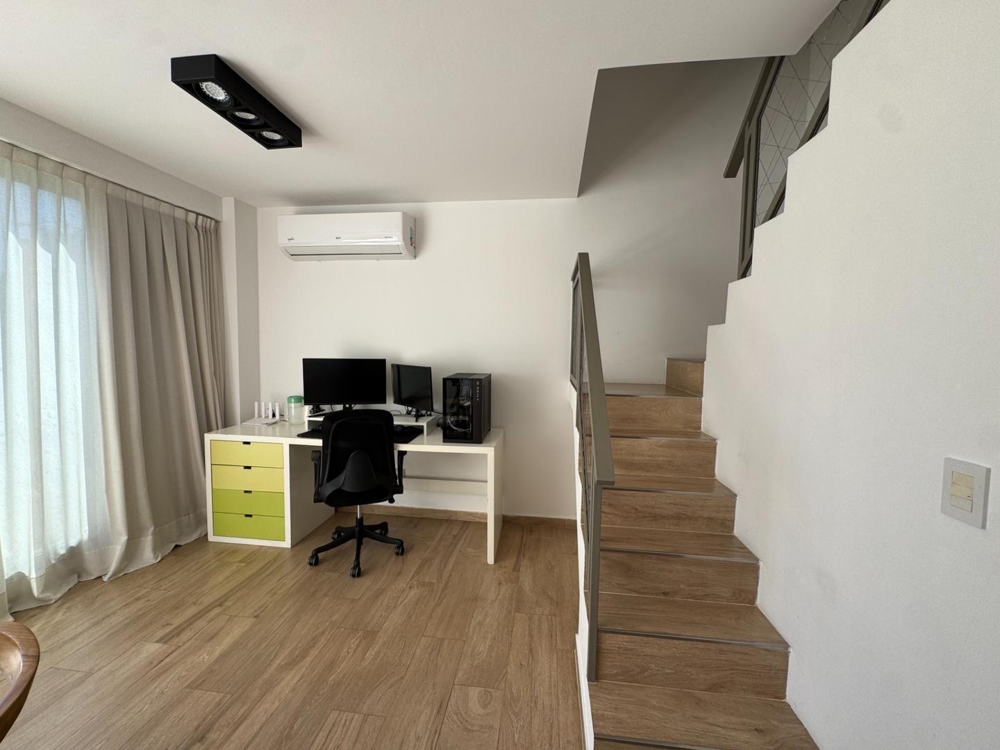 Foto de Departamento en venta Coghlan con patio, imagen 2