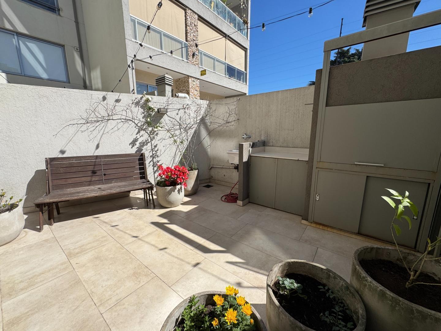 Foto de Departamento en venta Coghlan con patio, imagen 4
