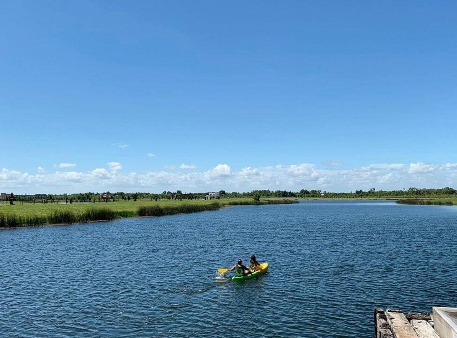 Foto de Lote en Venta 850m2 con laguna en Barrio Naudir, imagen 3