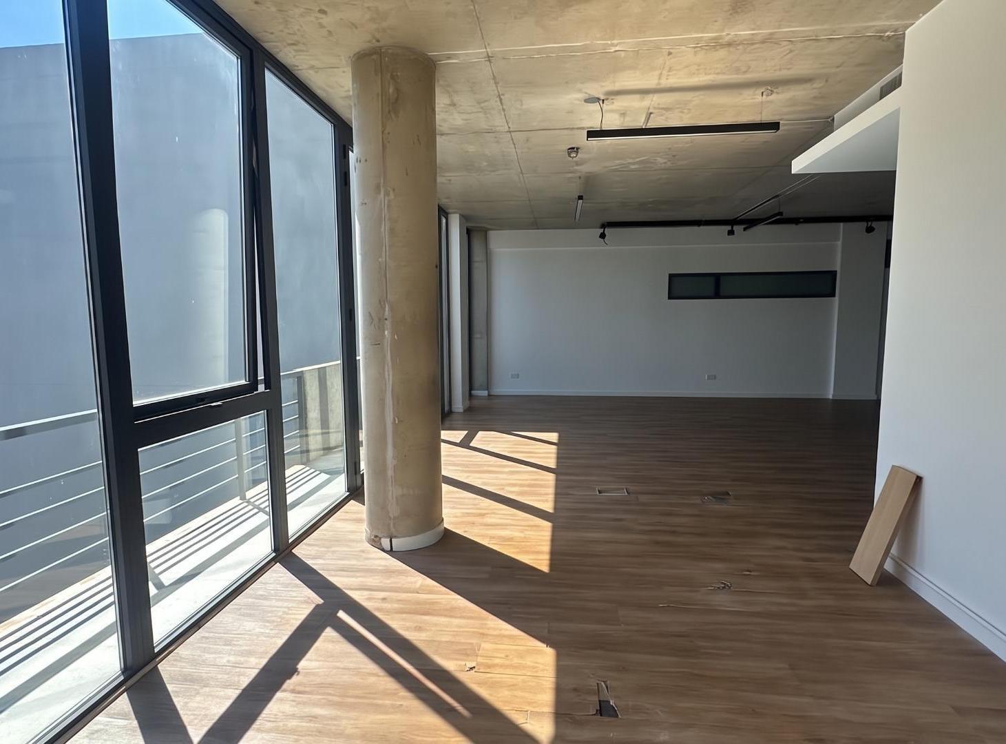 Foto de Oficina en venta en Vicente Lopez excelente ubicación, imagen 2