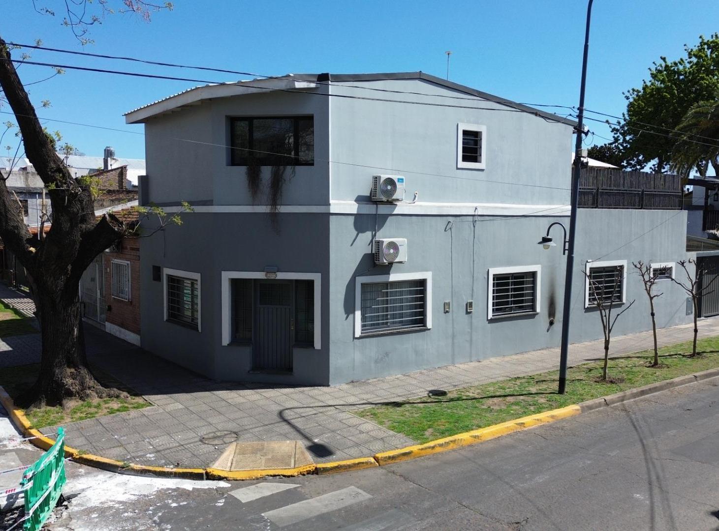 Foto de Venta casa ph de 4 ambientes en Munro con terraza, imagen 1