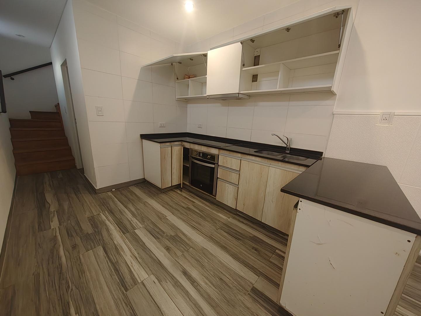 Foto de PH en alquiler de 2 ambientes con patio. San Isidro, imagen 3