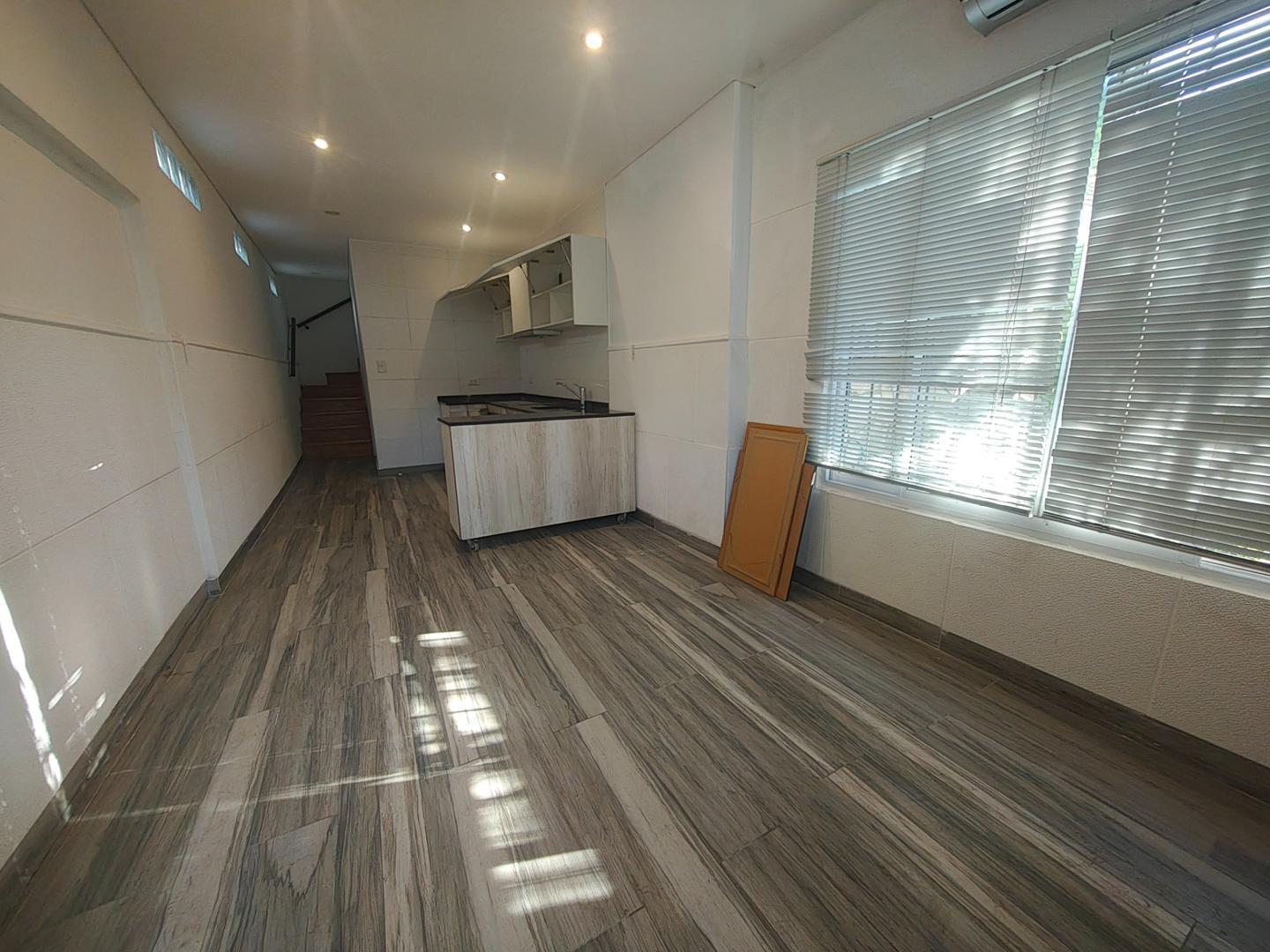 Foto de PH en alquiler de 2 ambientes con patio. San Isidro, imagen 5